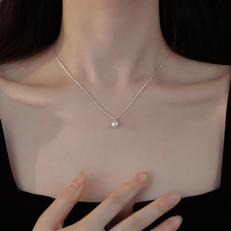 Raania Pearl Necklace